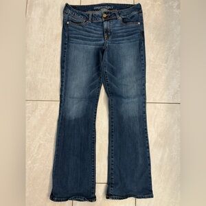 Women’s American Eagle outfitters blue jeans